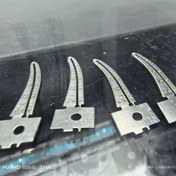 微型手术钳微量点胶项目